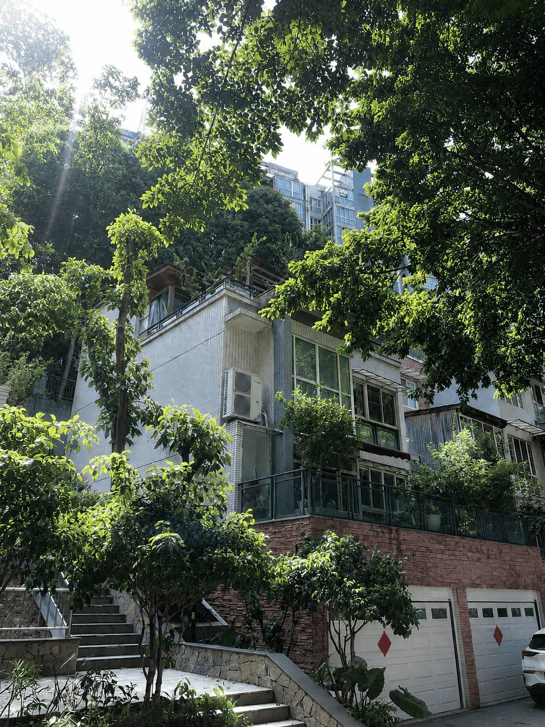 阿克苏岛居岁月从容升级：小小岛老别墅加装蒂升悦行款电梯